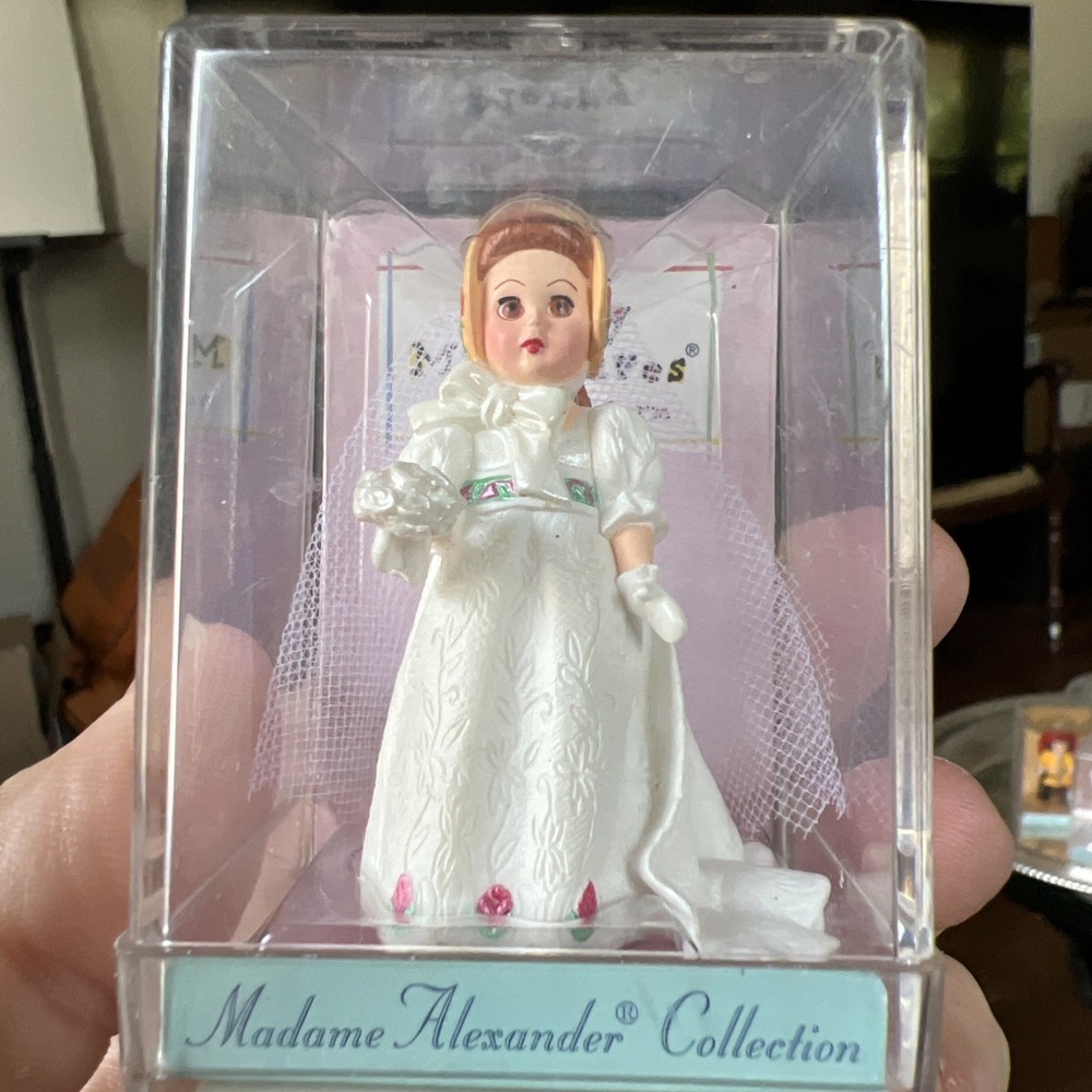 Hallmark Collections Madame Alexander Merry‎ Miniatures 1998 Empire Bride